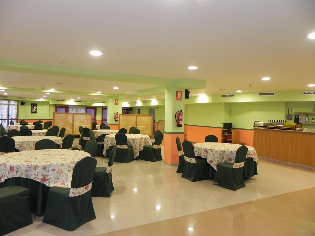 Hotel Restaurante Pizzeria Abc Laracha Exteriér fotografie